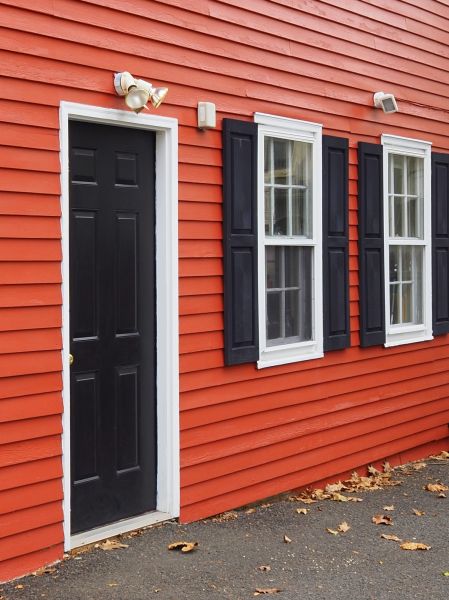 Cost of Red Vinyl Siding Installation in Independence