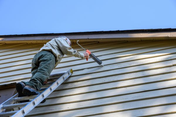 Cost of Vinyl Siding Caulk Repair in Independence
