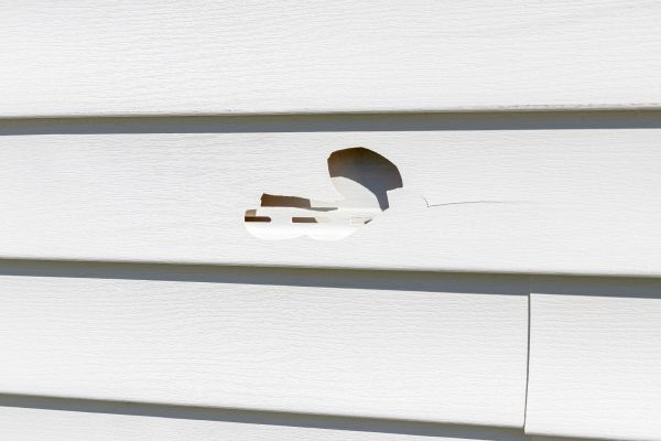 Cost of White Vinyl Siding Repair in Independence